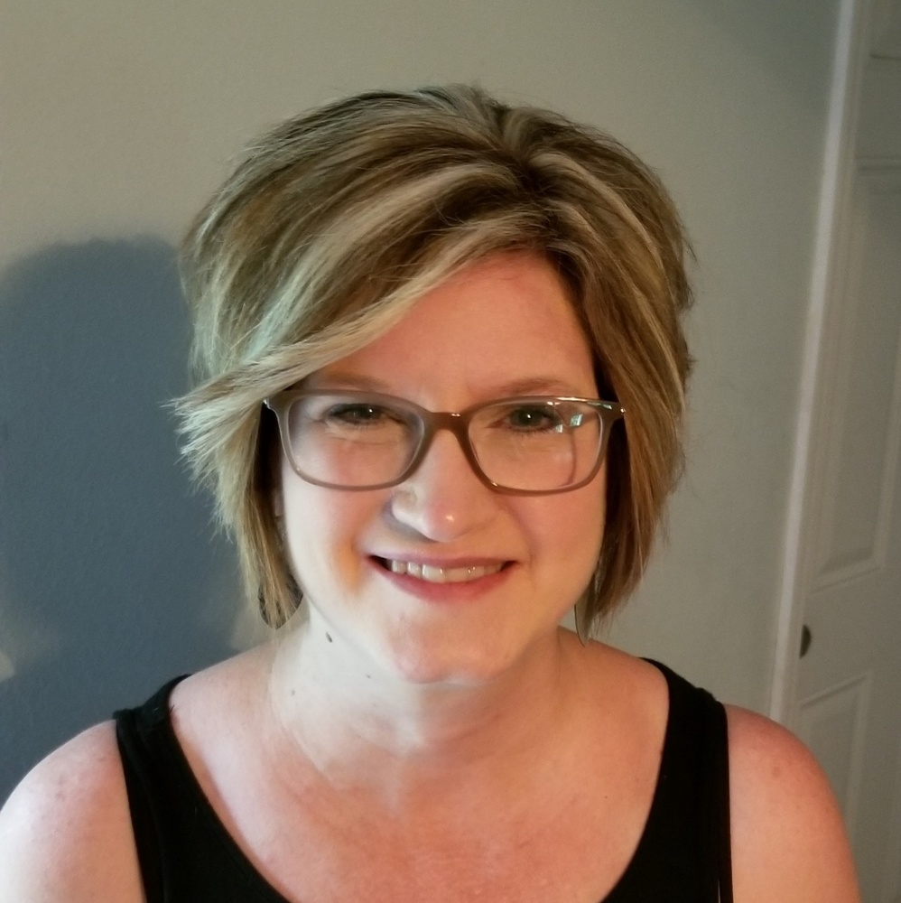 Meet your Posher, Lorie